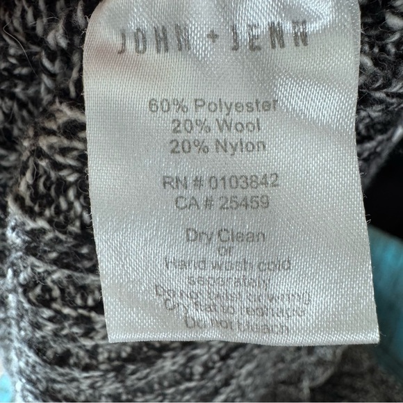 John + Jenn Grey Black Knit Turtleneck Tunic Sweater Size Small - Picture 10 of 10